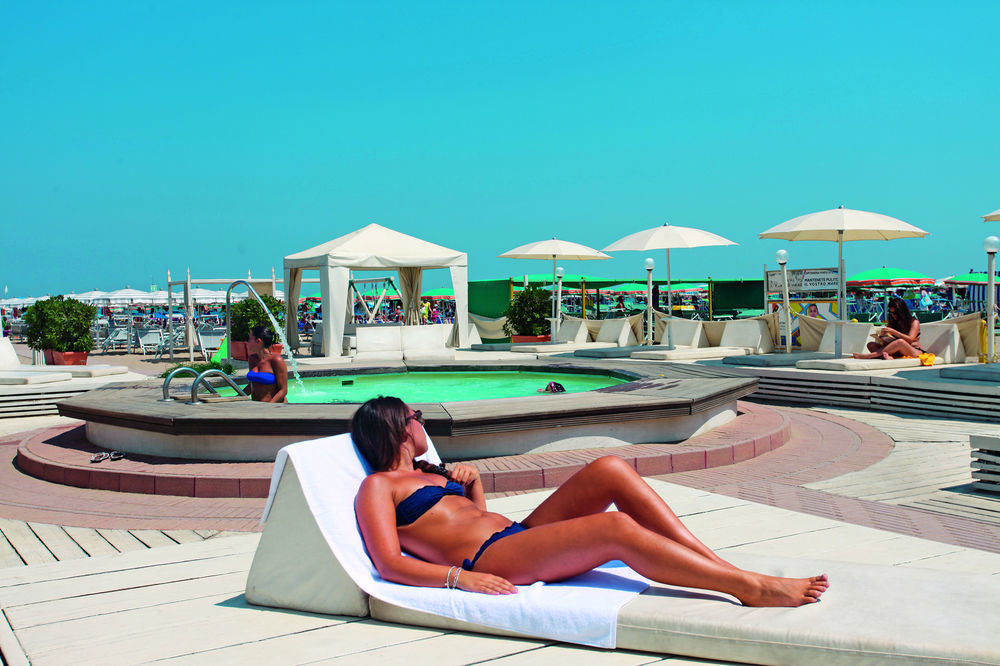 Residence Comfort Riccione Exterior photo