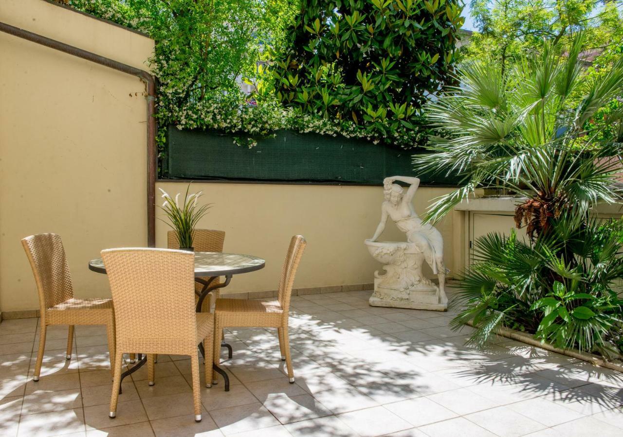Residence Comfort Riccione Exterior photo